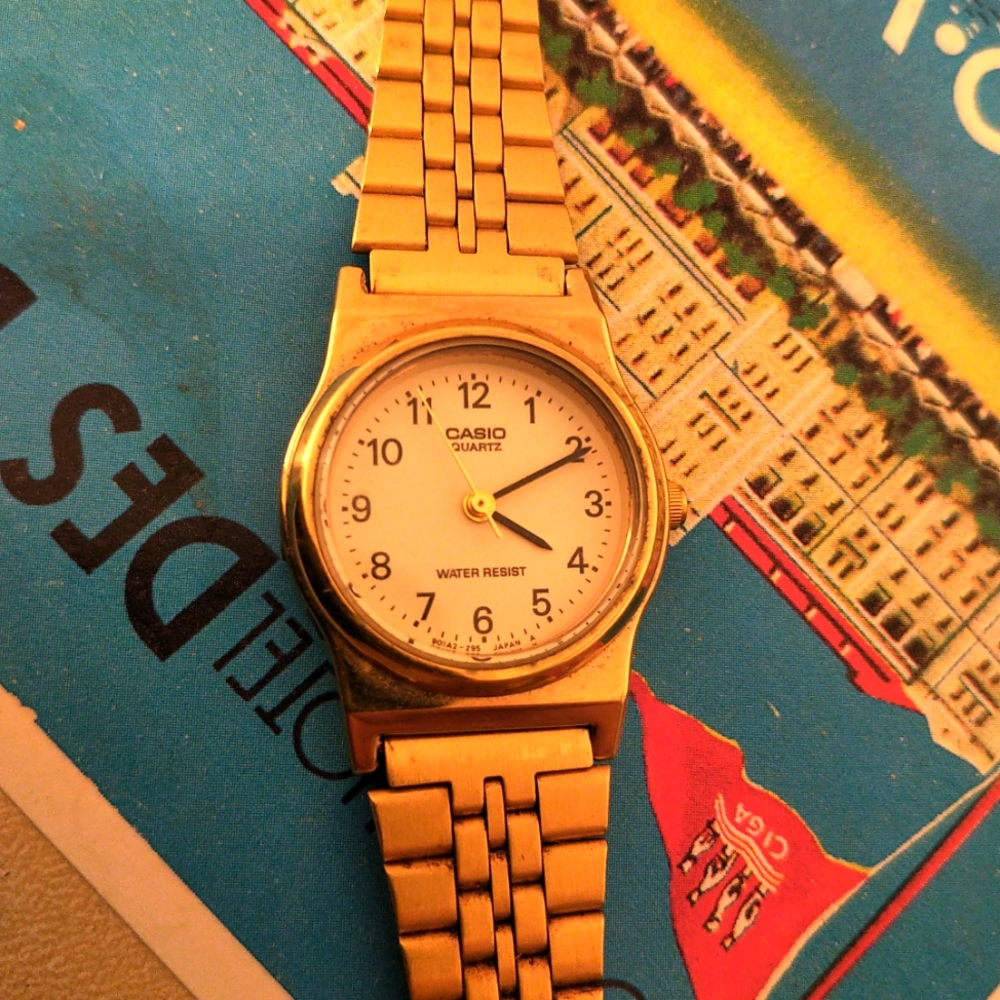 Casio Quartz watch in euc